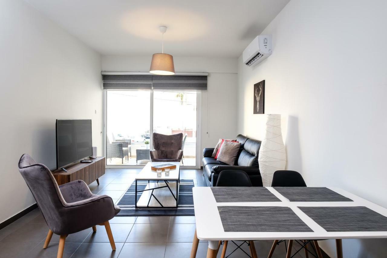 Book Me Now Central Flat Lárnaca Exterior foto